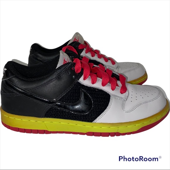 Nike Dunk SB Low Grey Black Berry Volt Women 7.5 - Picture 2 of 7